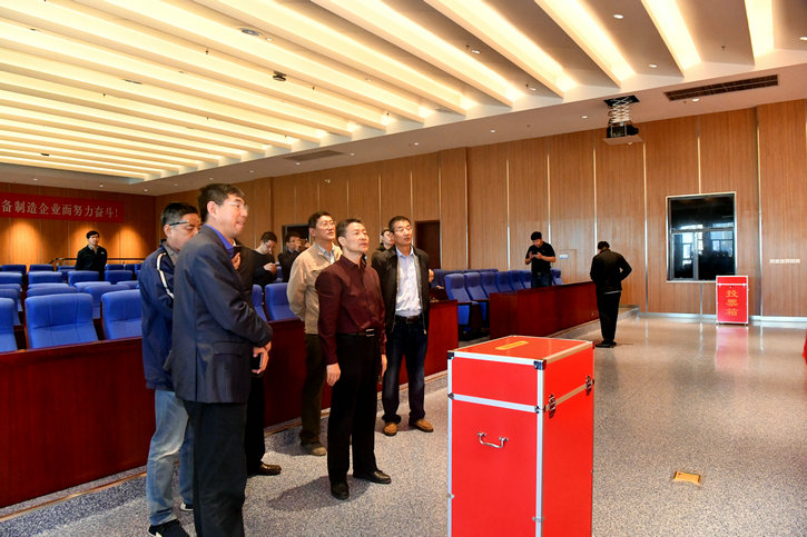 斯澤夫現場檢查指導集團黨代會籌備情況