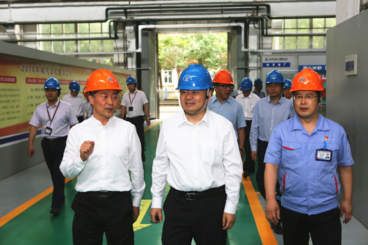 郝鵬參觀考察哈電集團所屬企業汽輪機公司